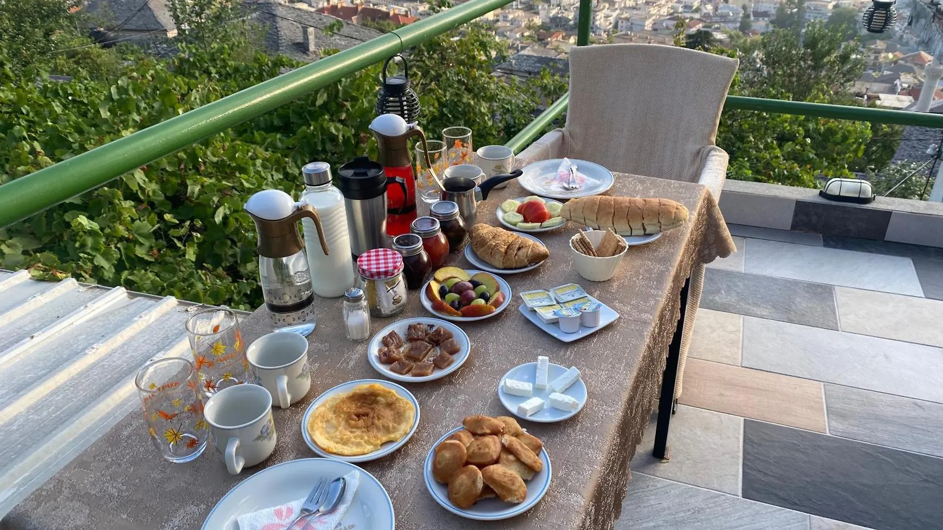 Panoramic View Guest House Gjirokastër